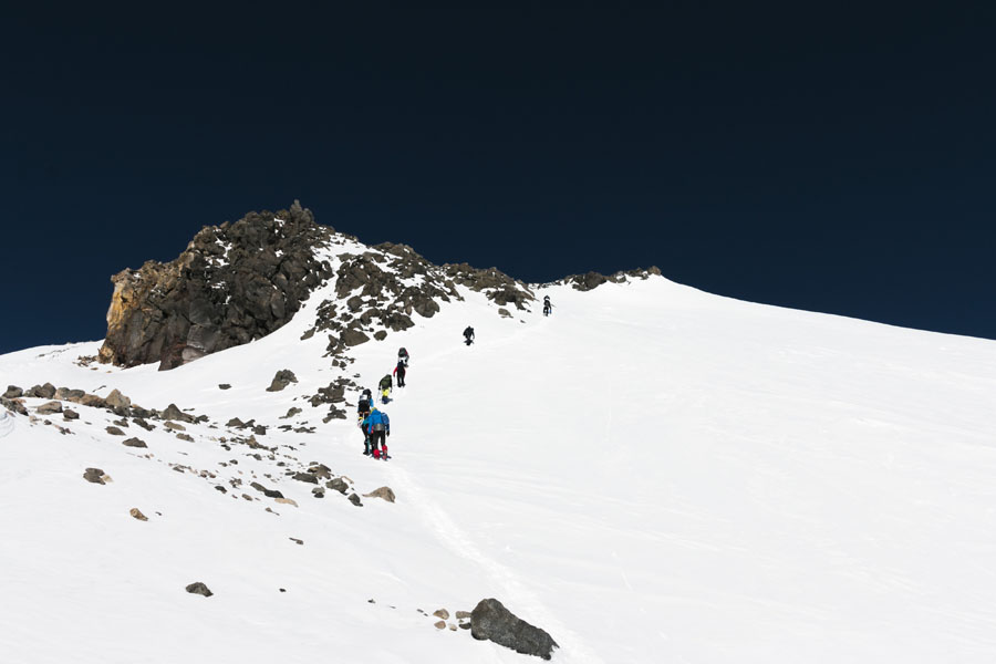 驕傲！山美股份歐洲員工勇攀歐洲第一峰-厄爾布魯士峰