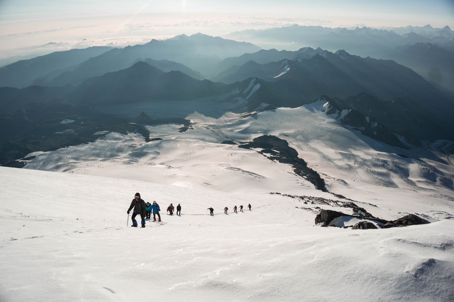 驕傲！山美股份歐洲員工勇攀歐洲第一峰-厄爾布魯士峰