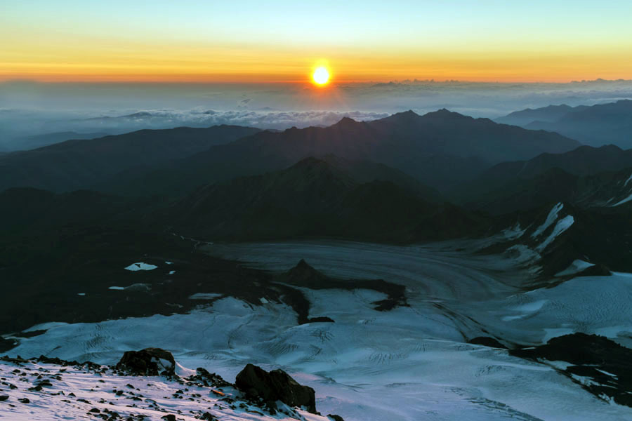 驕傲！山美股份歐洲員工勇攀歐洲第一峰-厄爾布魯士峰