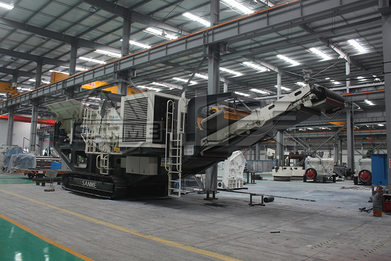 一臺(tái)移動(dòng)履帶式破碎機(jī)多少錢(qián)？