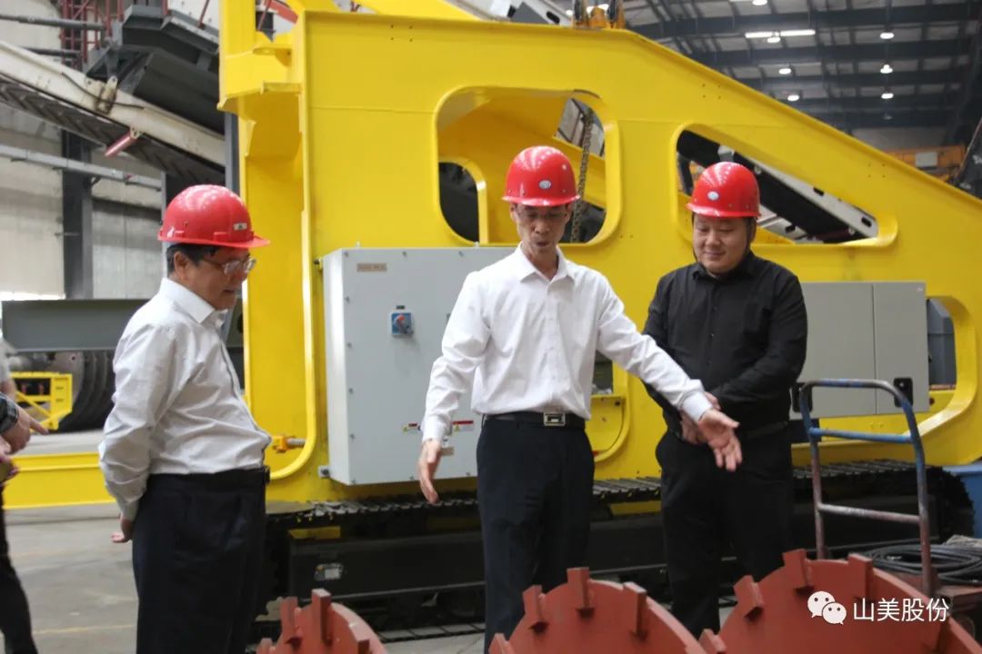 聚焦 | 熱烈歡迎中國(guó)砂石協(xié)會(huì)胡會(huì)長(zhǎng)一行蒞臨上海山美股份鄭州基地指導(dǎo)交流！
