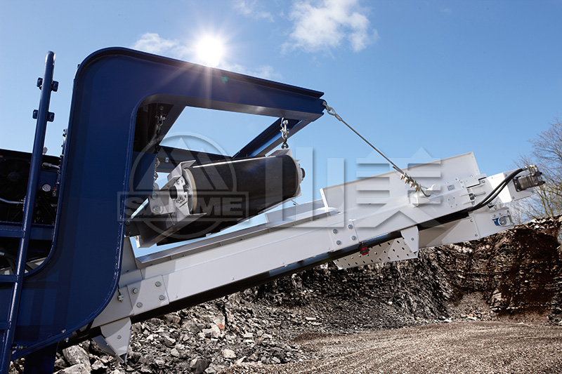 履帶式移動(dòng)破碎機(jī)對(duì)比輪胎式移動(dòng)破碎機(jī)有什么優(yōu)勢(shì)？