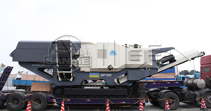 與傳統(tǒng)的固定式破碎機(jī)相比，移動(dòng)破碎站有哪些特點(diǎn)？