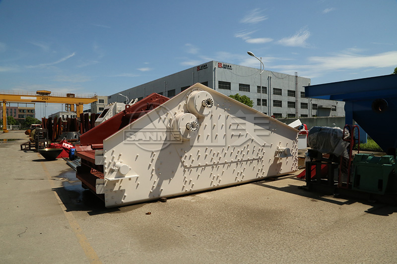 直線(xiàn)振動(dòng)篩運(yùn)行中常見(jiàn)的問(wèn)題及解決對(duì)策