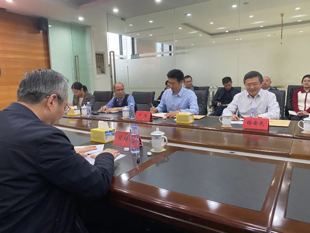 奉賢區(qū)人大常委會(huì)黨組書記、主任張培榮一行蒞臨上海山美股份開(kāi)展“優(yōu)環(huán)境、穩(wěn)經(jīng)濟(jì)”大走訪大調(diào)研