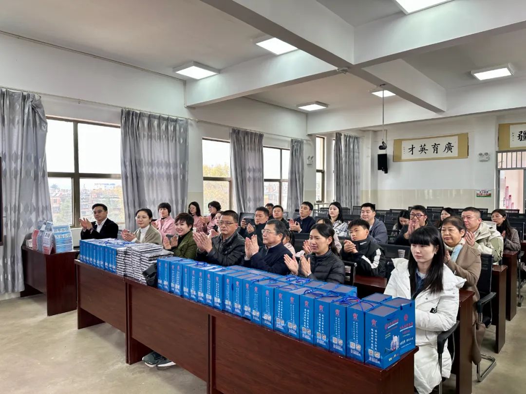 【用心呵護(hù)幼苗】楊安民董事長走進(jìn)中國砂石協(xié)會希望小學(xué) 以實(shí)際行動(dòng)踐行企業(yè)社會責(zé)任