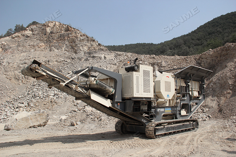 碎石生產(chǎn)線應(yīng)該選擇固定式還是移動式？