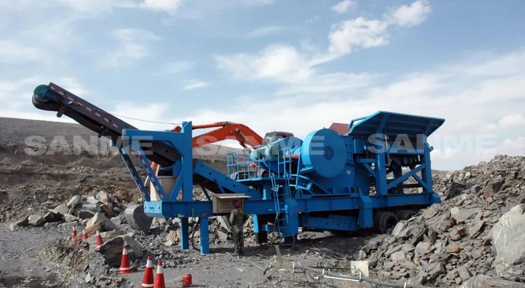 時產(chǎn)值近600萬！山美移動式破碎篩分一體站助力江蘇高碳鉻鐵礦破碎項目建設(shè)