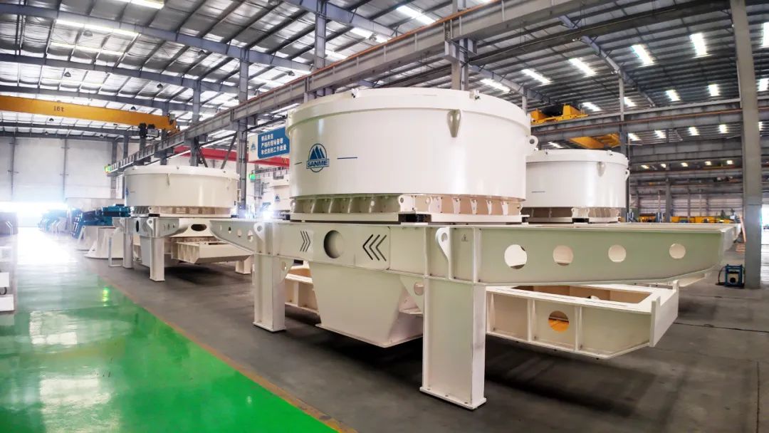 VC7系列立式?jīng)_擊破碎機(jī)——多領(lǐng)域適用，展現(xiàn)強(qiáng)大實(shí)力