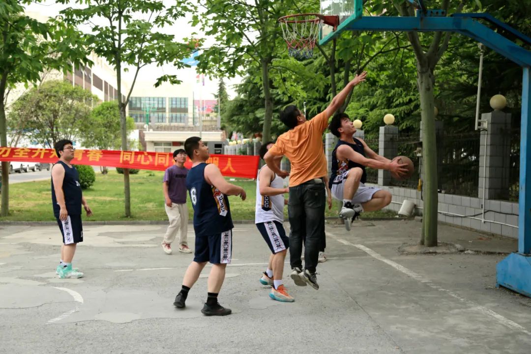 上海山美股份2025春季運(yùn)動(dòng)會(huì)火熱啟幕！拔河、籃球預(yù)賽燃情開戰(zhàn)