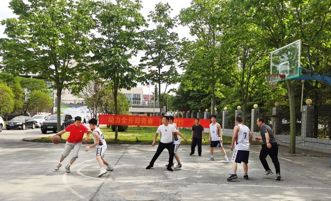 上海山美股份2025春季運(yùn)動(dòng)會(huì)火熱啟幕！拔河、籃球預(yù)賽燃情開戰(zhàn)